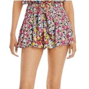 Patrons of Peace Floral Print High-Waisted Shorts with adjustable belt. Size S.